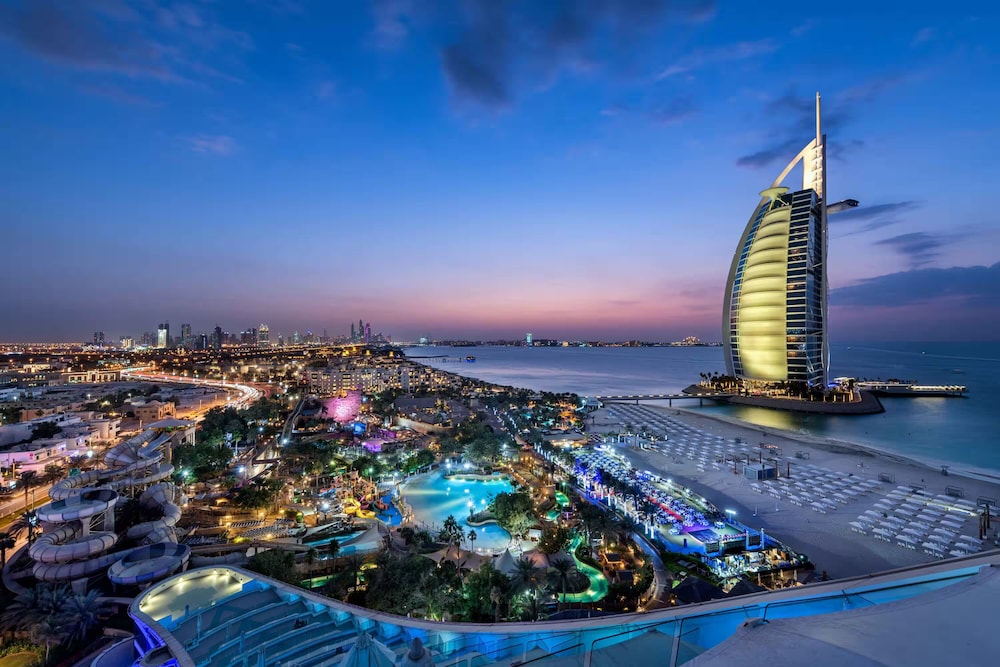 Urban Panda Hostel JBR Dubai