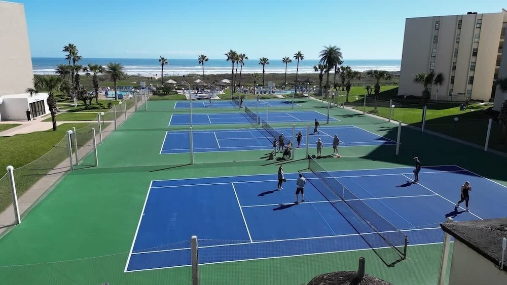 Saida Beachfront Luxe Condo Two Heated Pools 2 Bedroom Condo