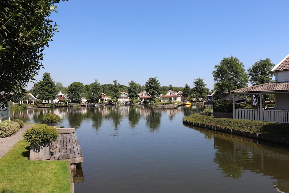 Bungalow in Zuytland Buiten With Fishing Platform