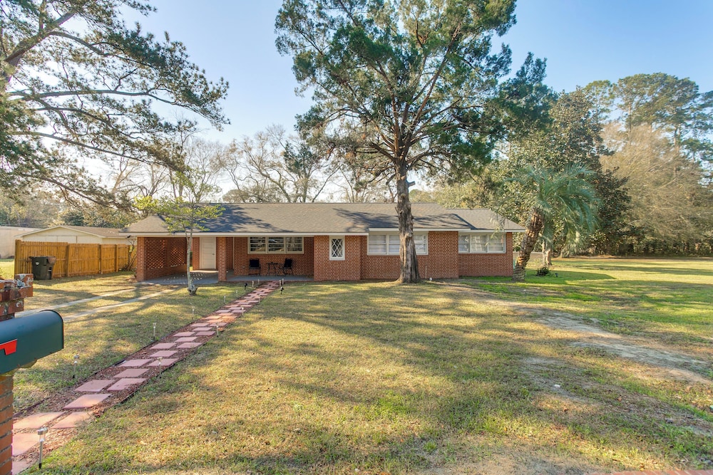 Near Shops & Eats: Home w/ Large Yard in Waycross!