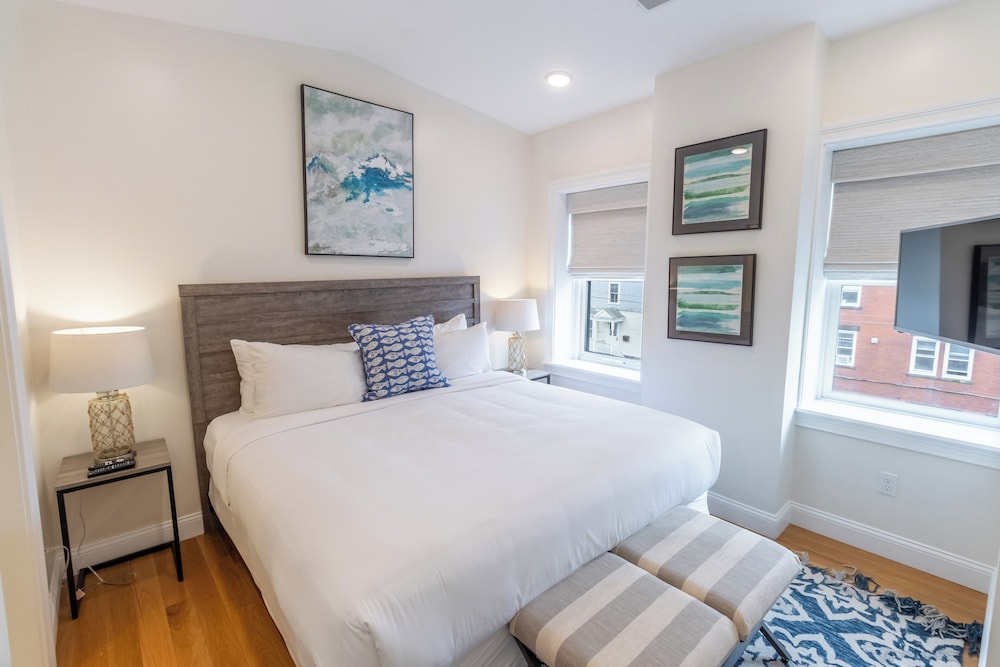 The Newport Lofts - 364 Thames Street