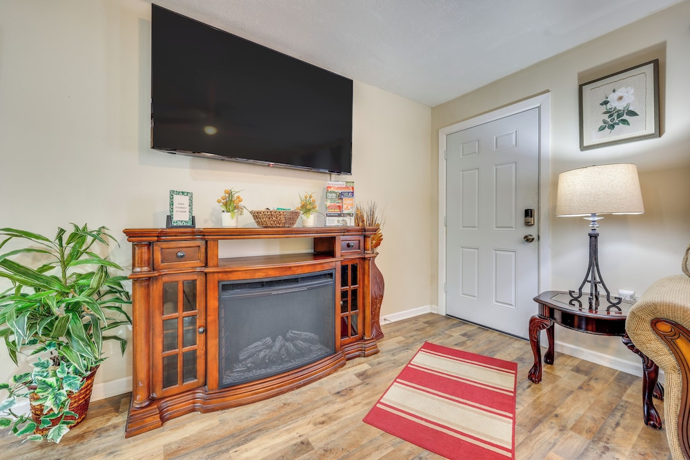 2 Mi to Dtwn: Home w/ Game Room in St Augustine!