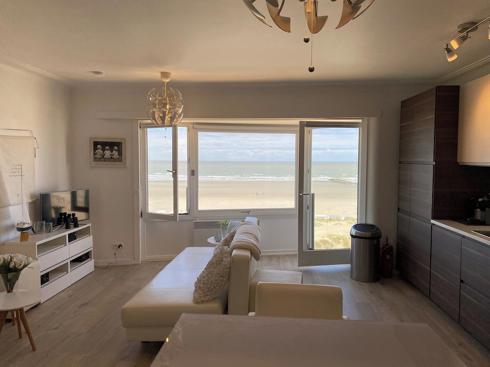 Sea-view Apartment in Nieuwpoort