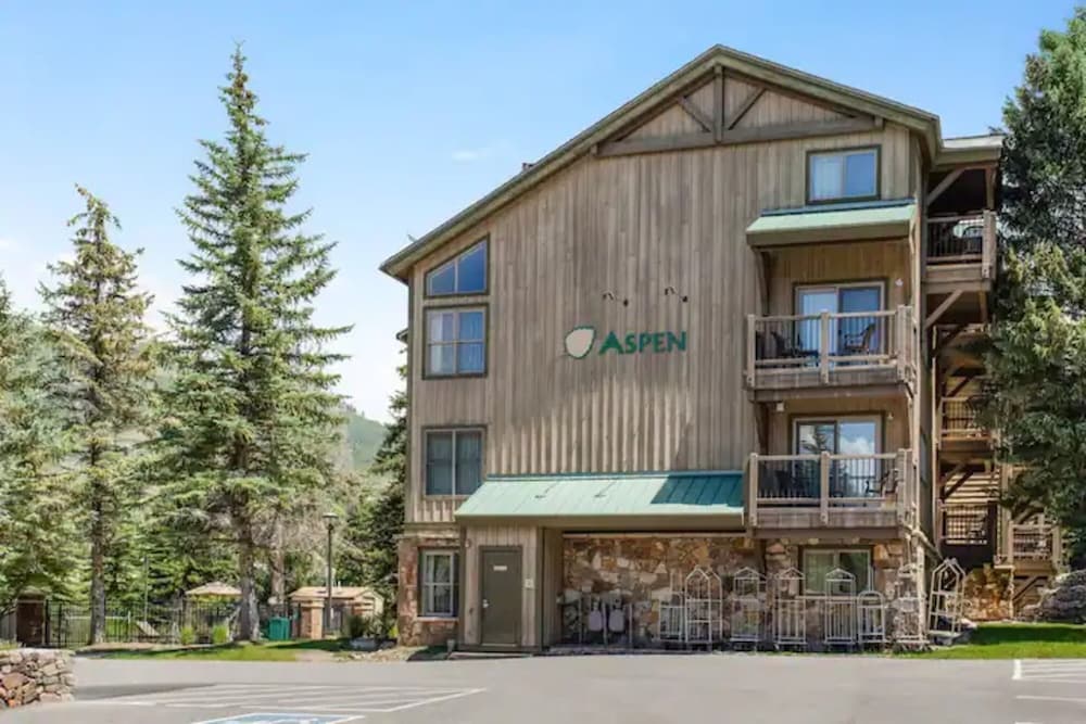 Hotel Aspen at Streamside at Vail - Image 1