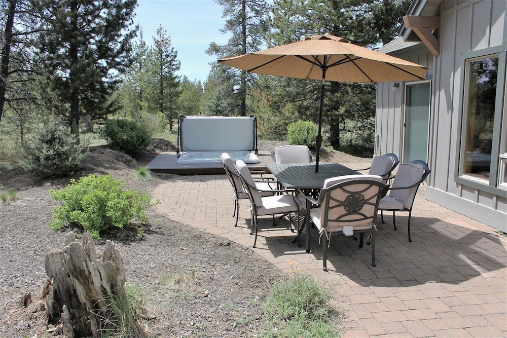 56540 Sunstone Loop 4 Bedroom Home