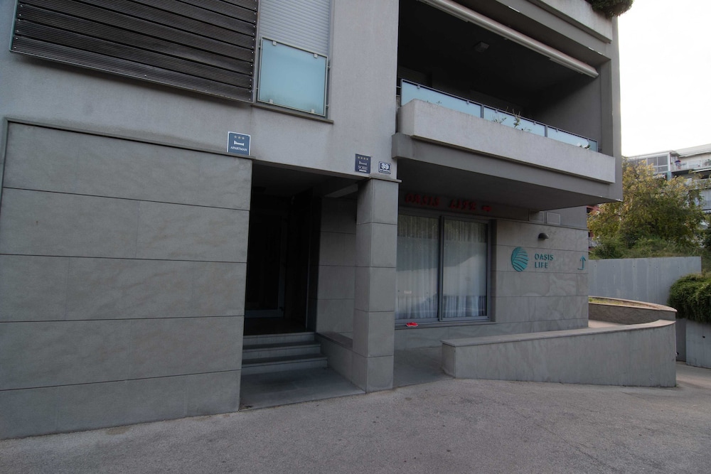 Apartments Nikolina