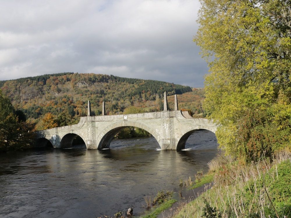 2 Strathtay Lodges