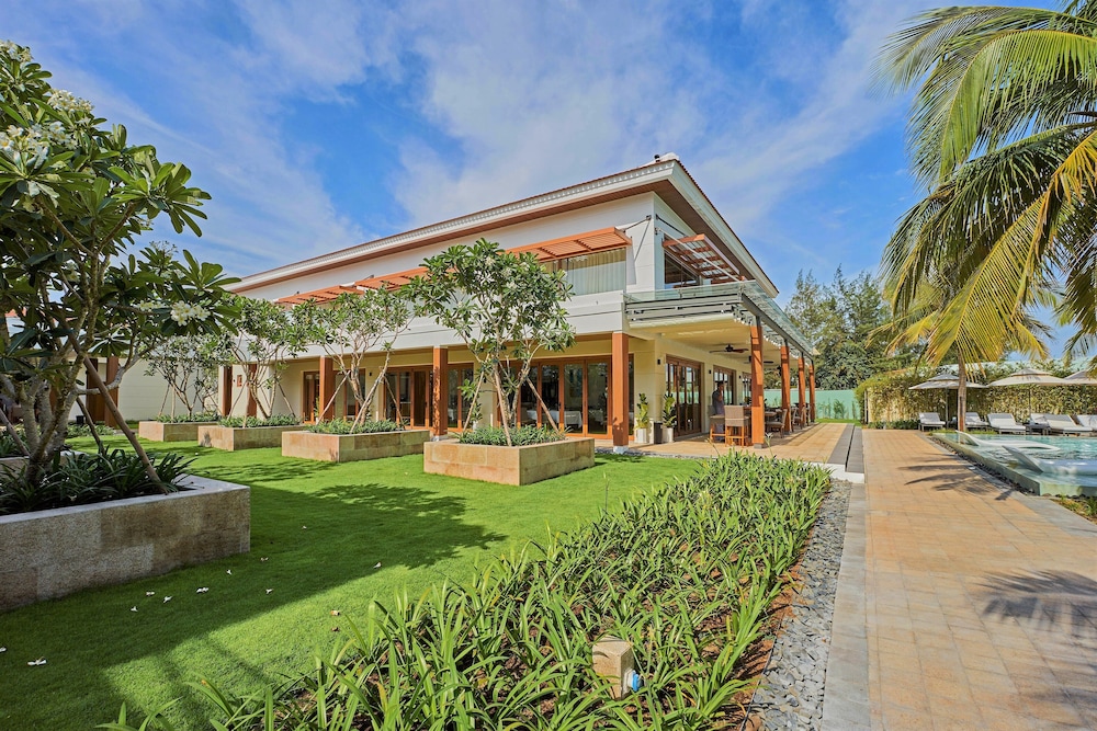 Ocean Luxury Villas Danang
