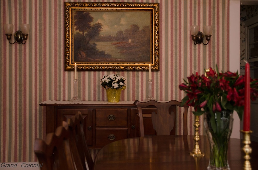 Grand Colonial B&B