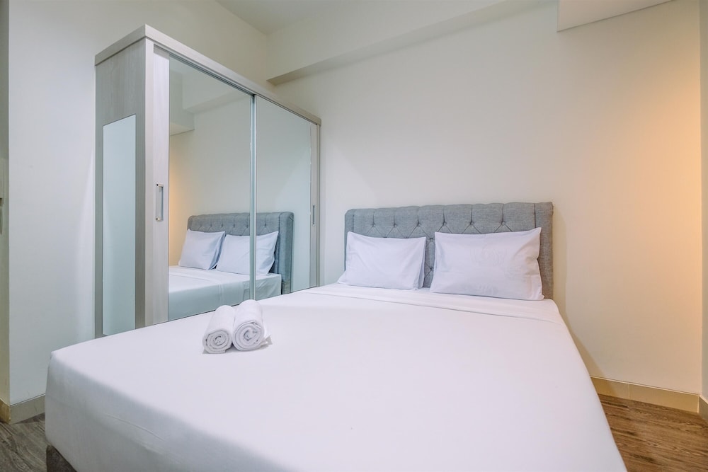 Homey And Restful Studio Lrt City Bekasi Apartment