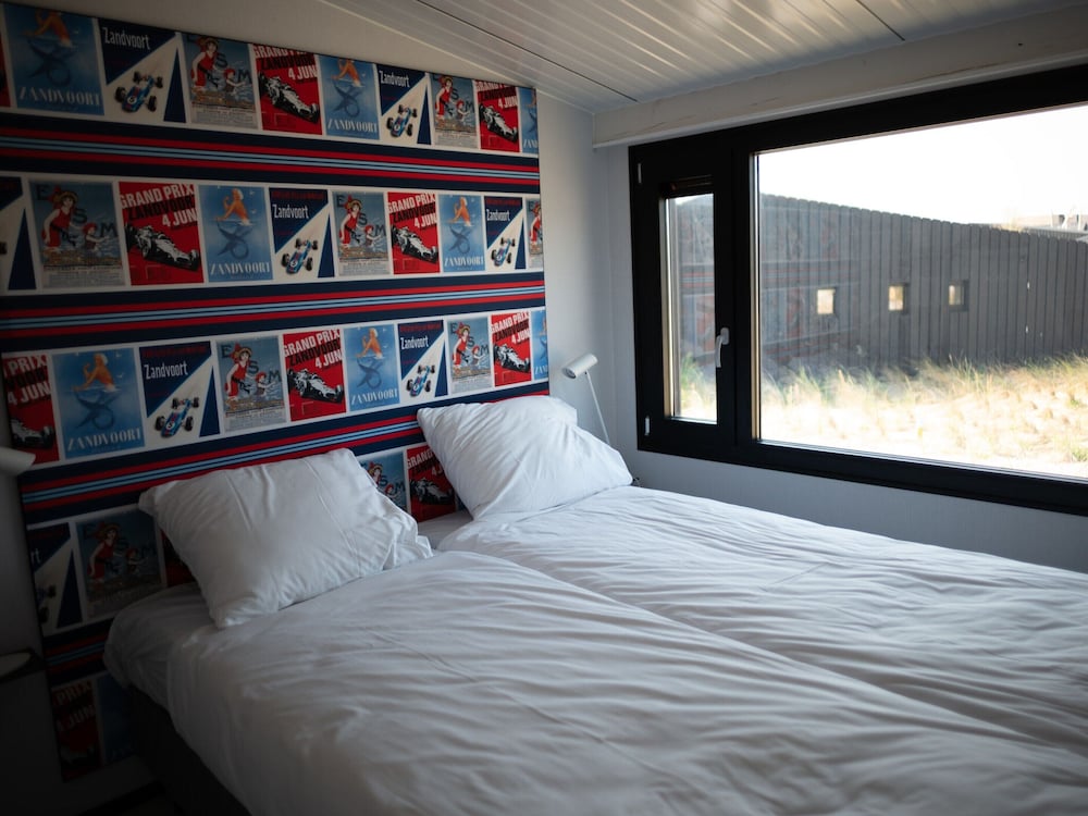 Modern Lodge With Dishwasher, Near the Beach view 4