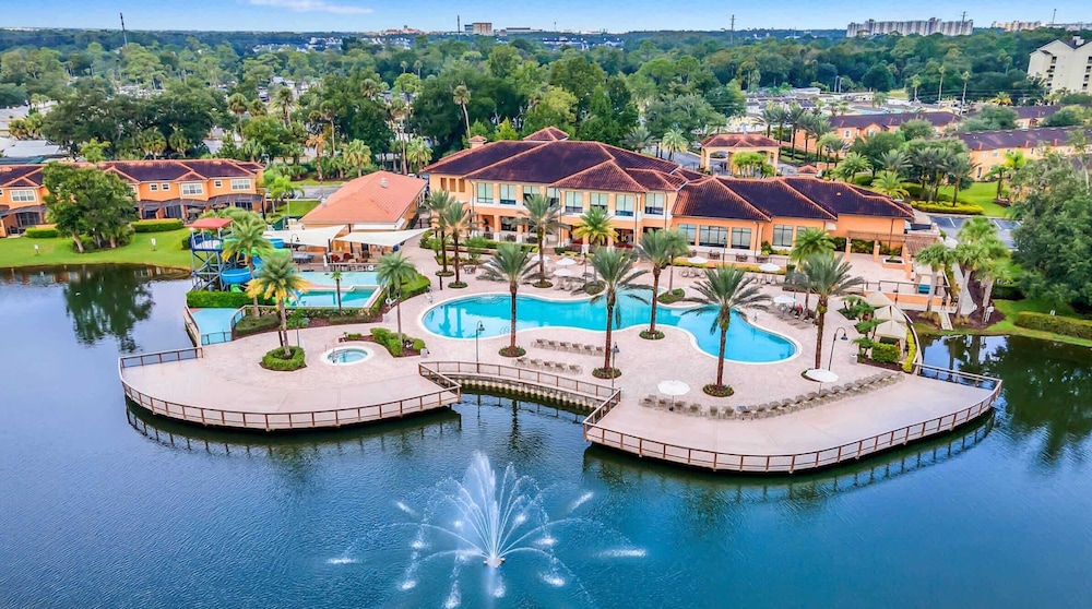 Park Hopper Paradise At Regal Oaks