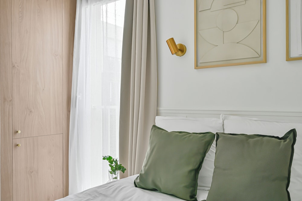 JIJI Suites