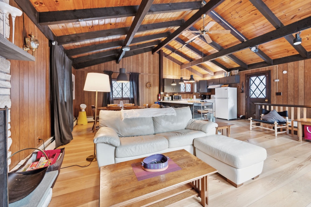 Charming Alpine Retreat Near Attitash Ski Mountain 3 Bedroom Chalet