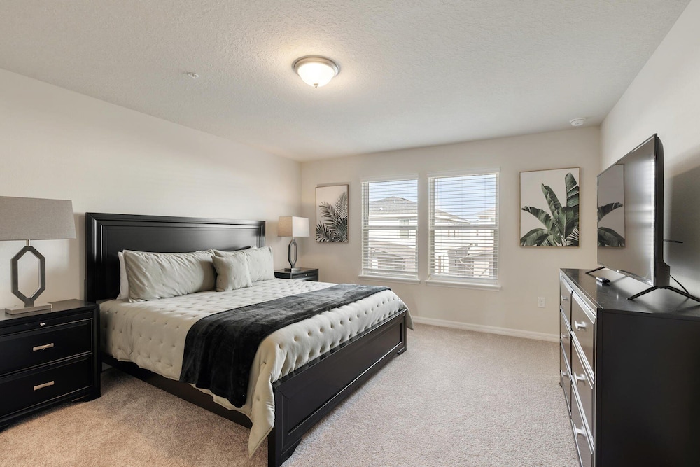 1228 Blue Island Dr