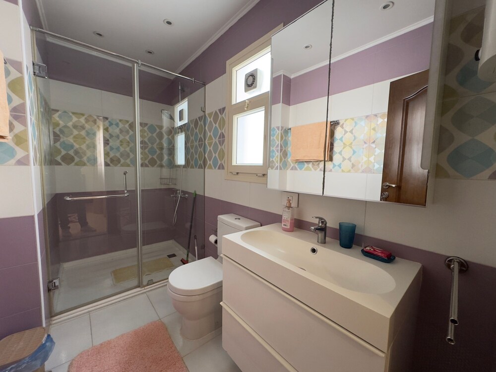 CK 1108 Spacious 2BR Apt 2BA Near Airport