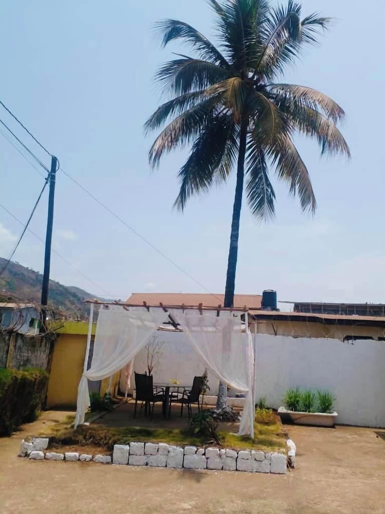ZUNOX GUEST HOUSE