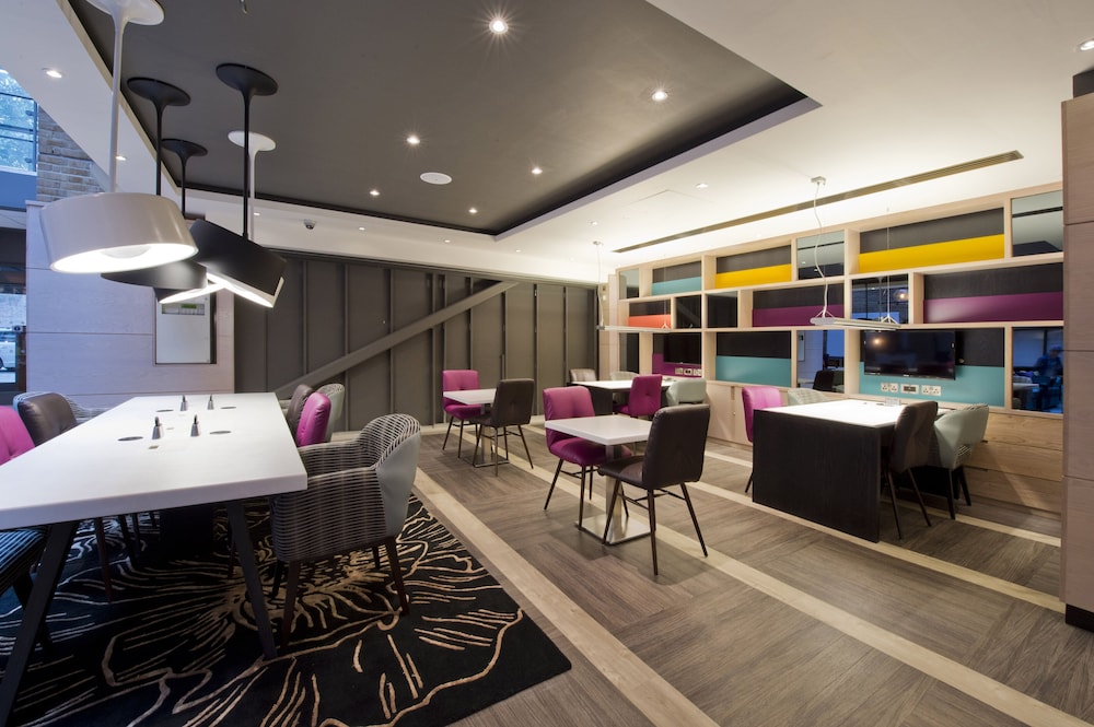 Premier Inn Köln City Mediapark