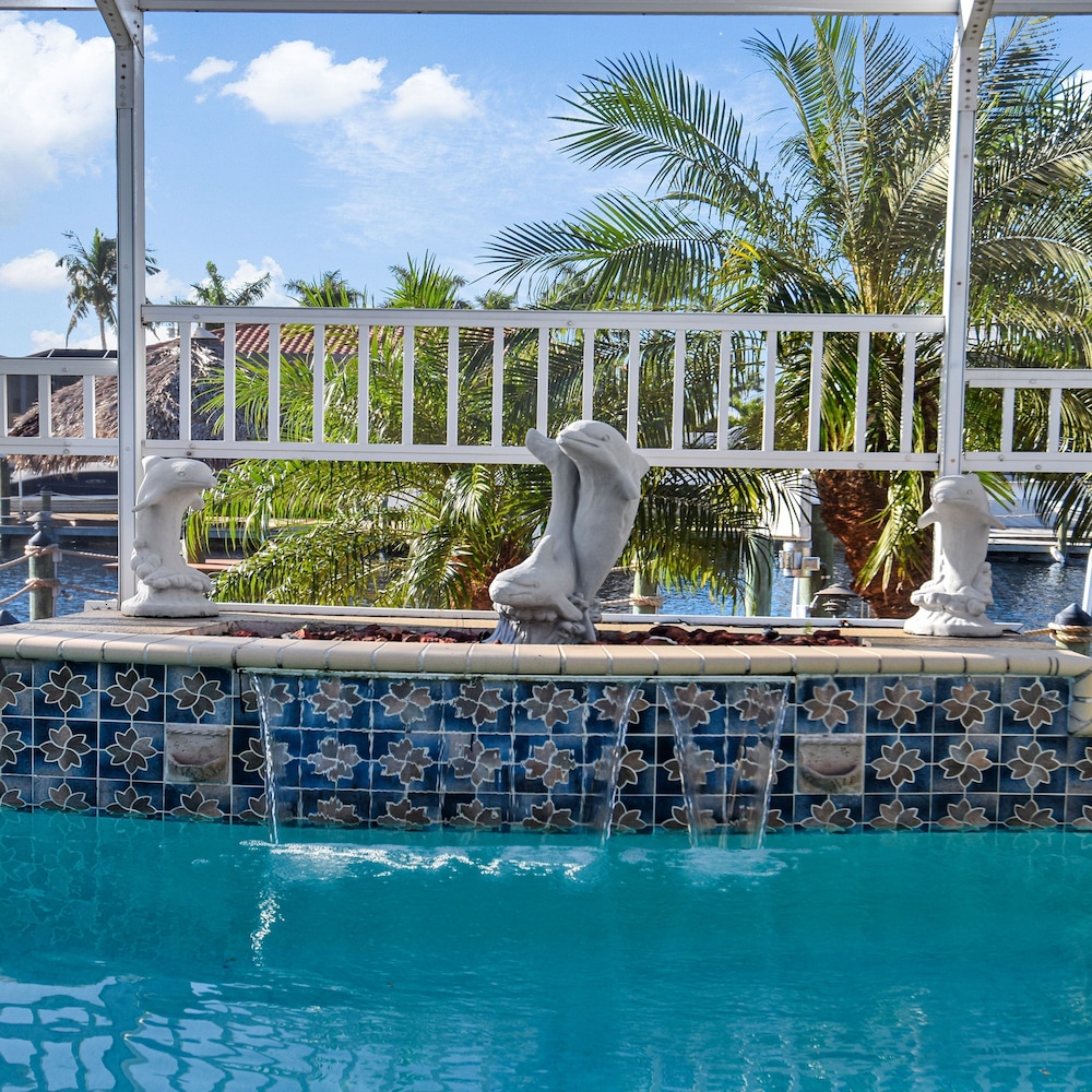 Lupita Great Villa 3 Bed 2 Bath Pool Boat Dock view 4