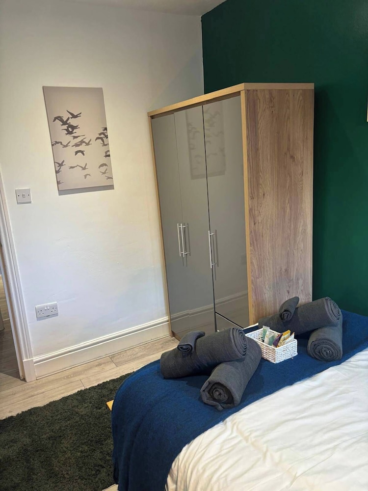 South Manchester 2-bed Apt With Ensuite, Sleeps 4
