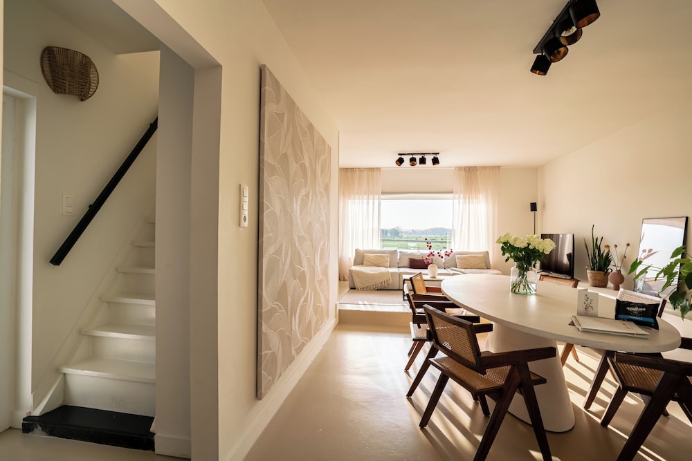 Maas Suites - The River House