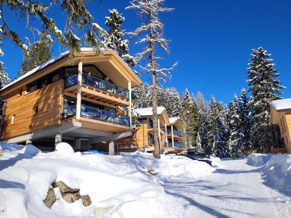 Amazing Chalet With Mountain Views