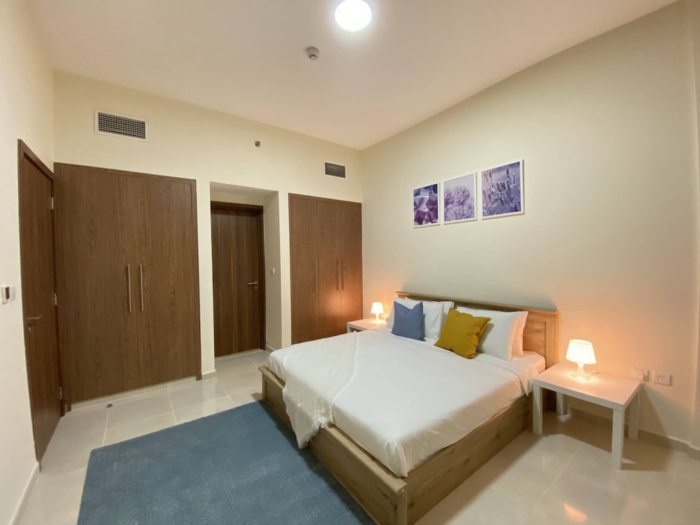 Lux BnB 1BD JVC