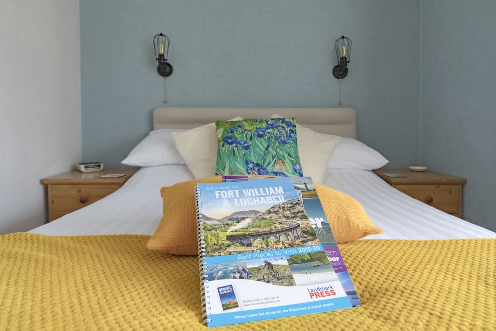Braeburn Guest House / B&B