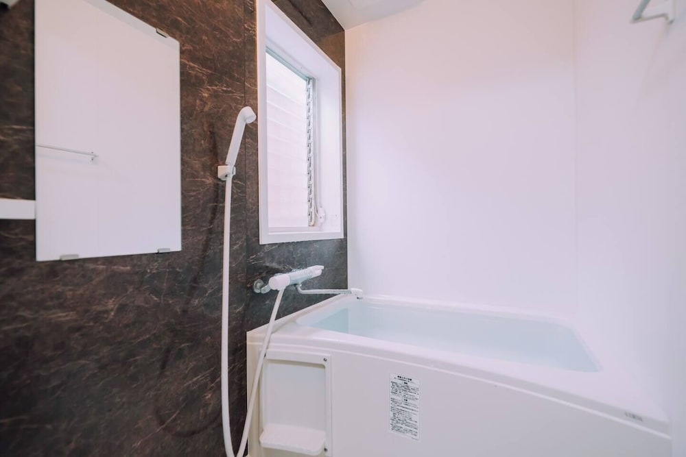 5BDR 1.5BA Osaka Castle House