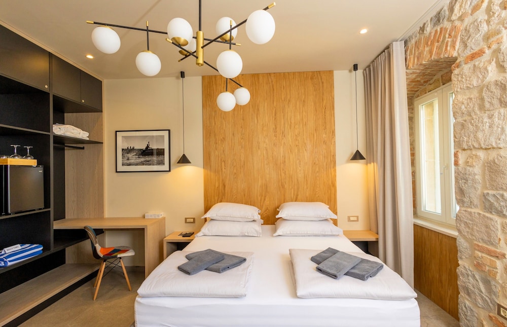 East Coast Deluxe Rooms