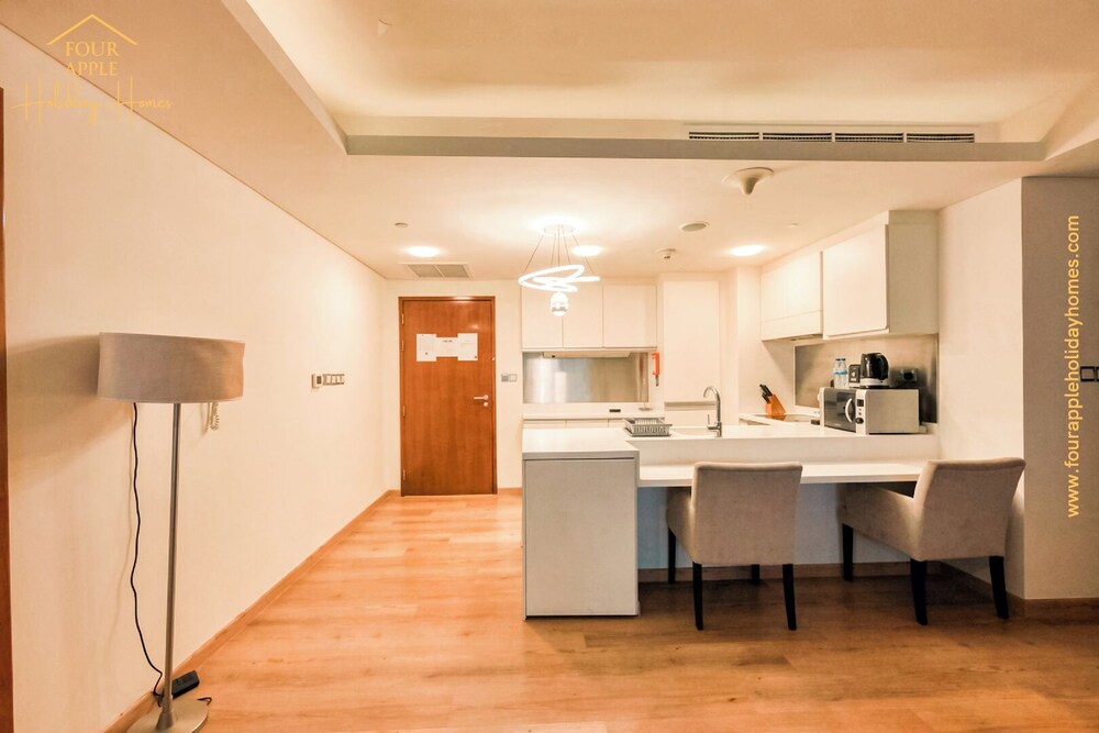 Studio with Superb View Downtown