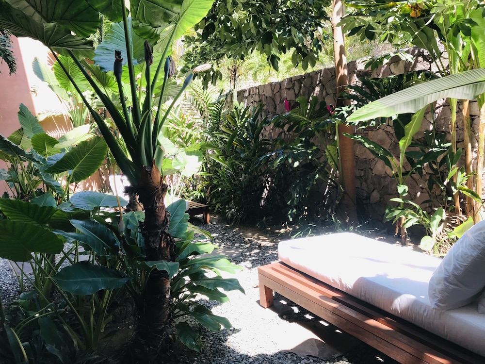 El Careyes Club & Residences