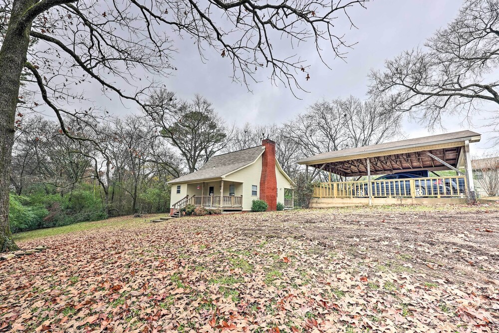 Tranquil Retreat w/ Dock on Lake Hamilton! view 4