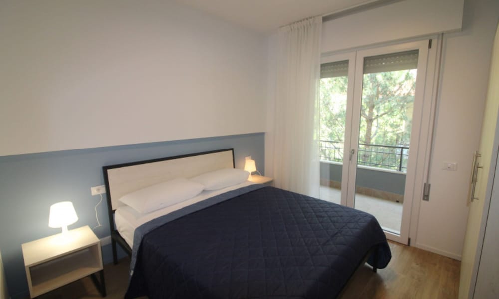 Apartment in a Small Building Near the Beach view 3