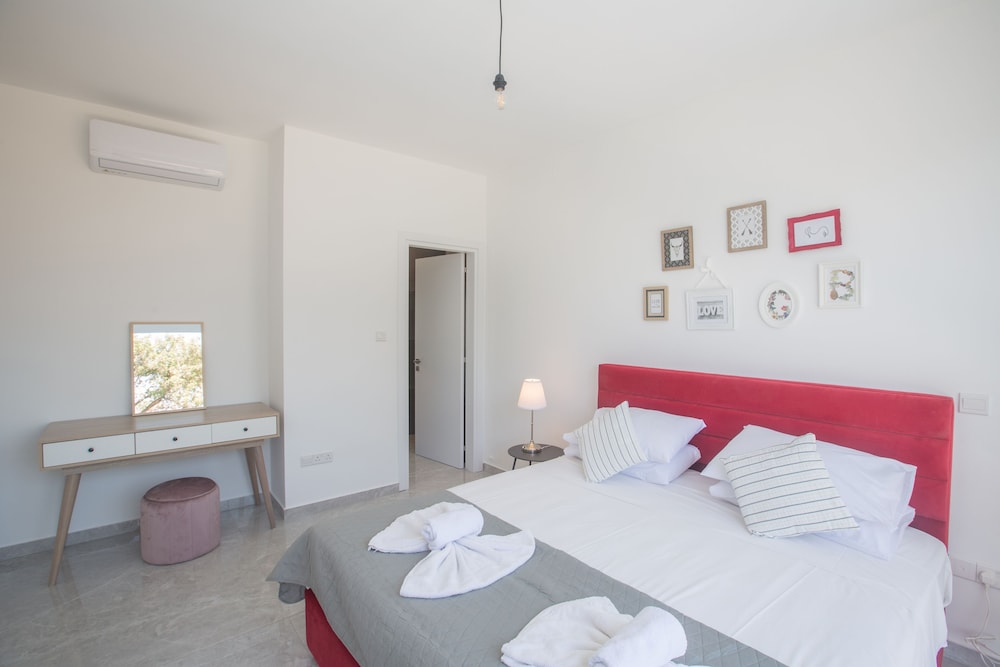 Protaras Vie Bleu Villa Vb4 view 3