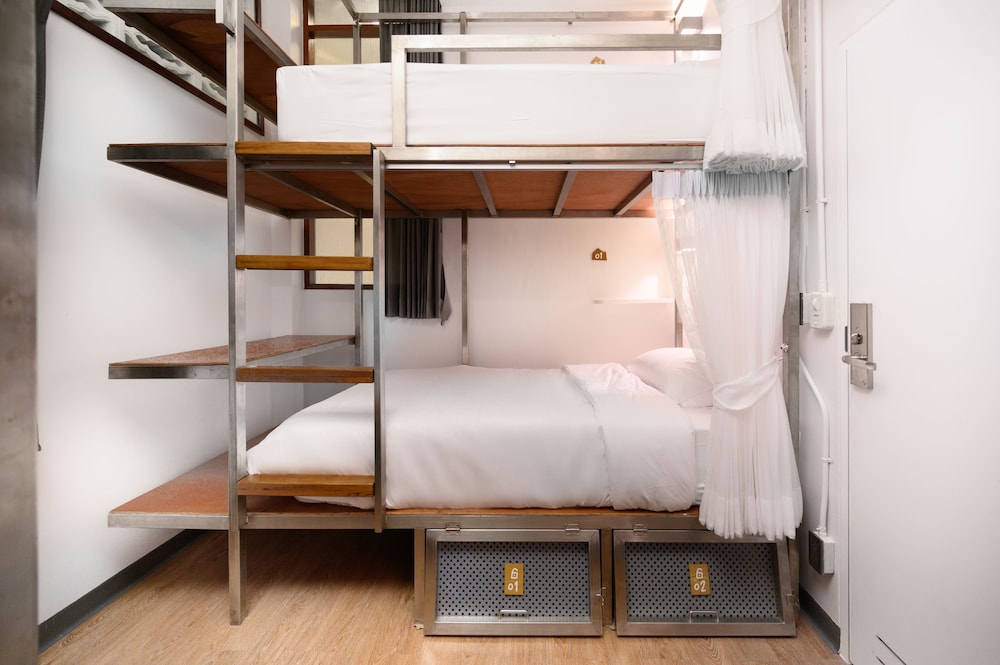 REST IS MORE Hostel