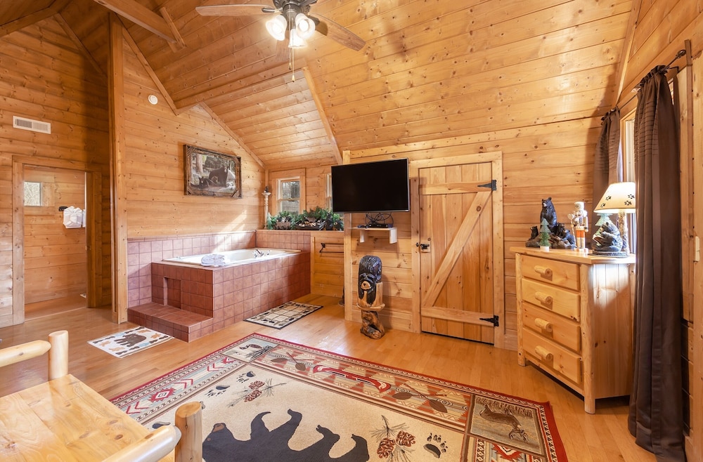 Something Extra 2 Bedroom Cabin by RedAwning view 4