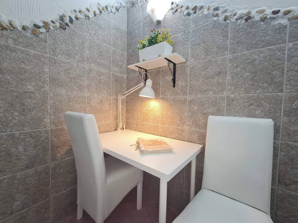 Room-angelina Apartment 3