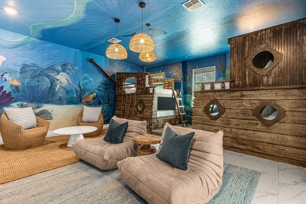 Luxury 9BR Getaway Pool Theater Theme Rooms