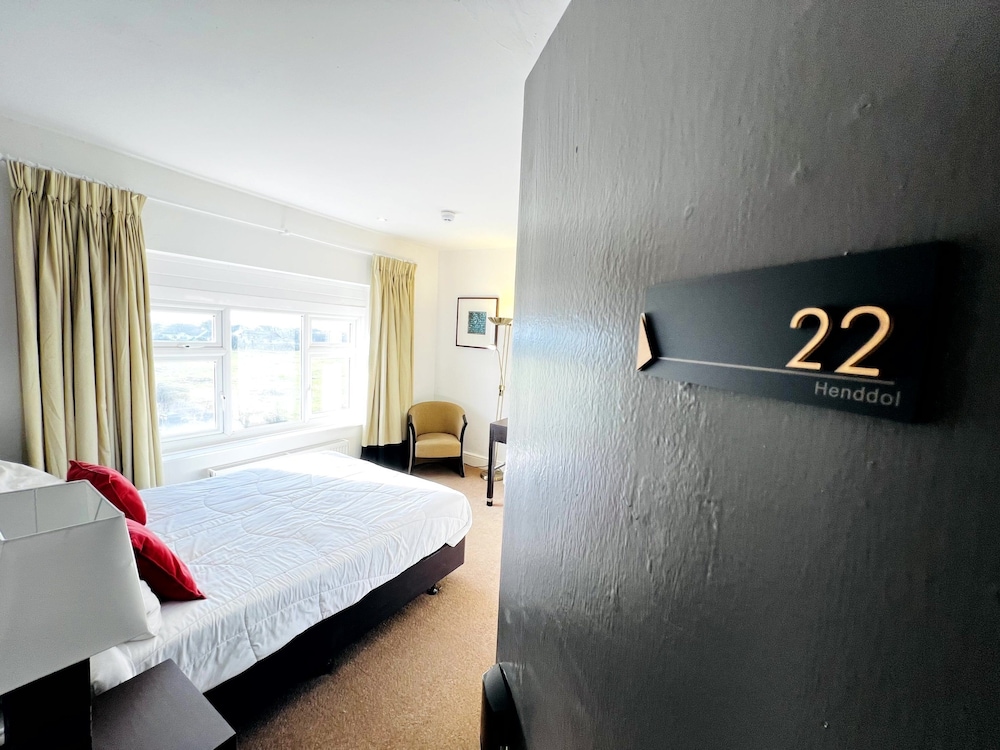 The Springfield Fairbourne view 2