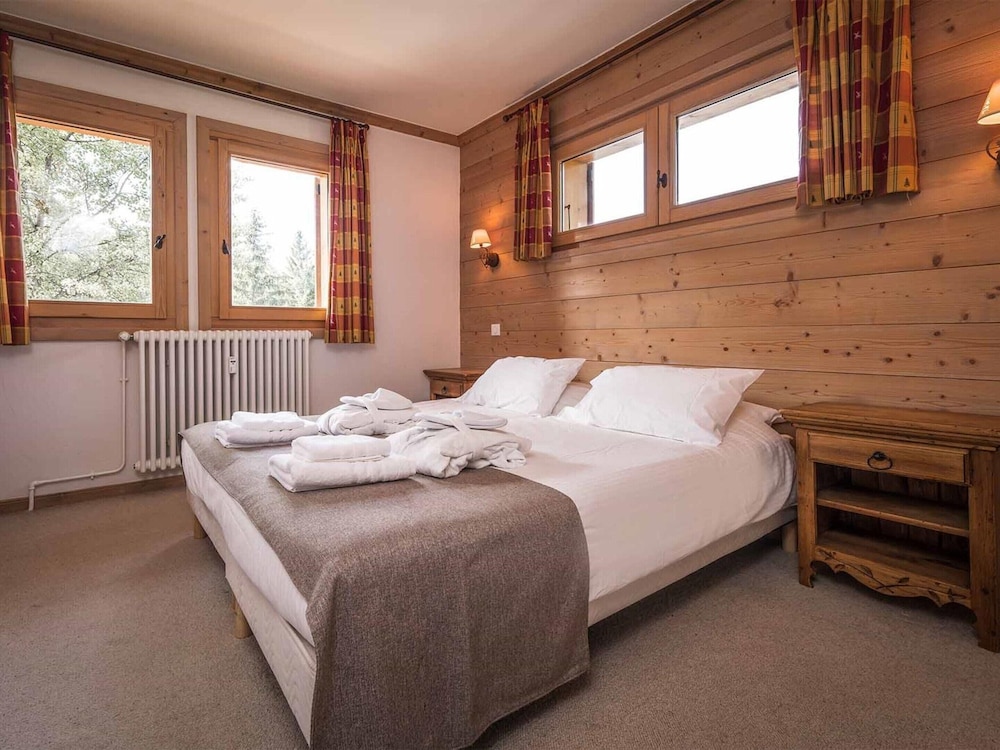 Quietly Located Chalets With Hammam