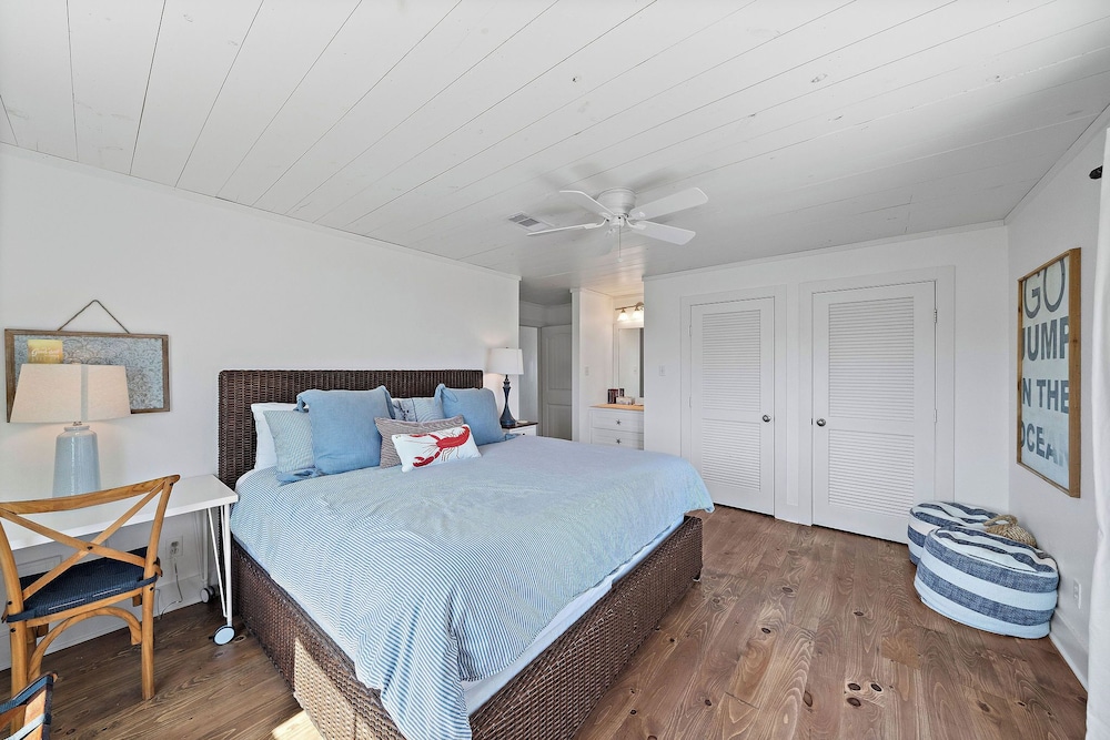 Coastal Cottage by Ryson Vacation Rentals