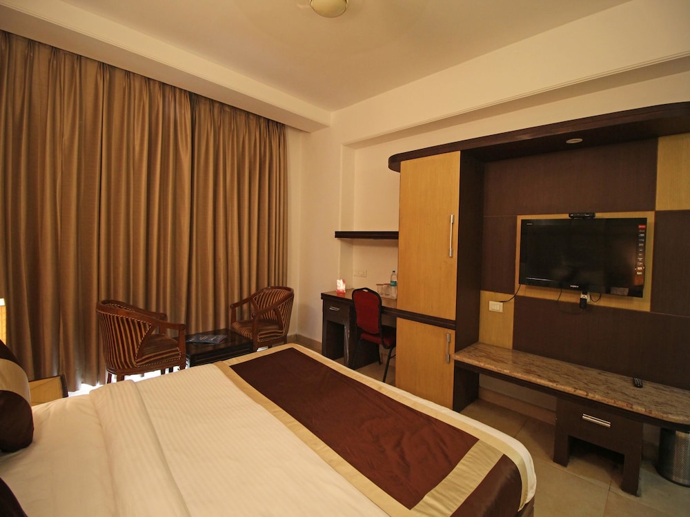 OYO 6438 Hotel Valley Plaza