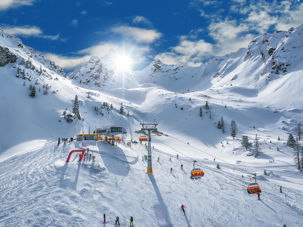Luxury Chalet With Pool and Sauna Near Ski Lift