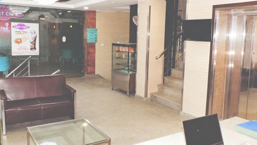 Lobby & Reception
