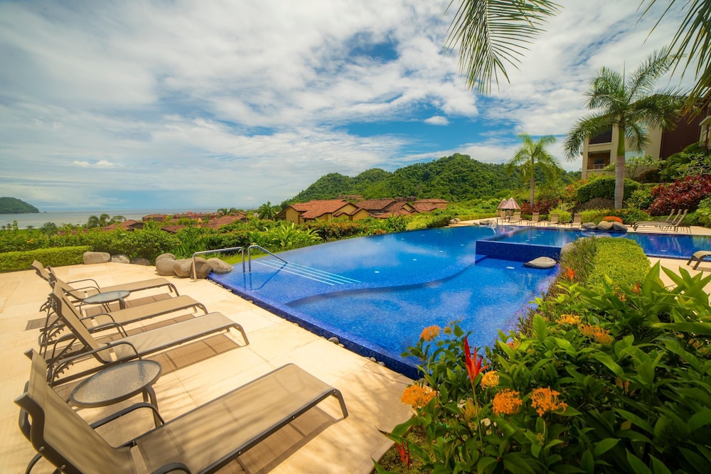 Miramar 4E - 3 bdr 3 Bath Ocean View