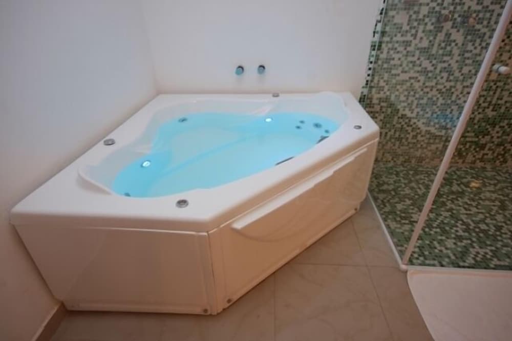 I9 Motel - Adults Only