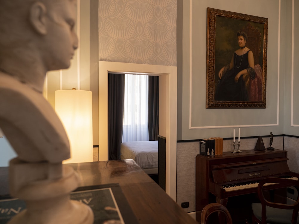 Ricciardelli Luxury Studios