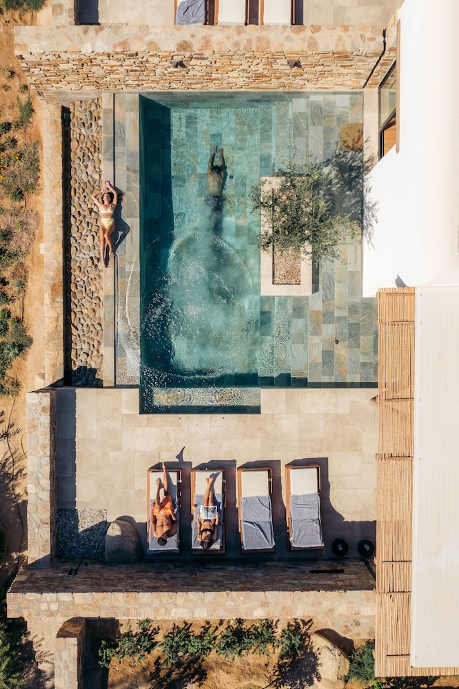 Ios Vacations - Hide Out Villas - Property Image 1