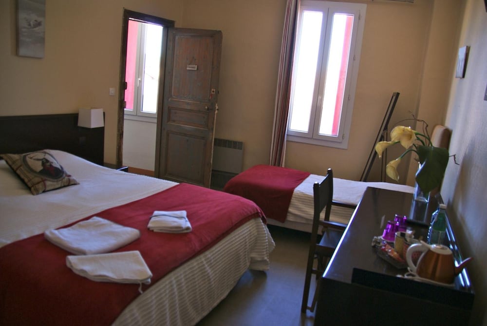 hotel room